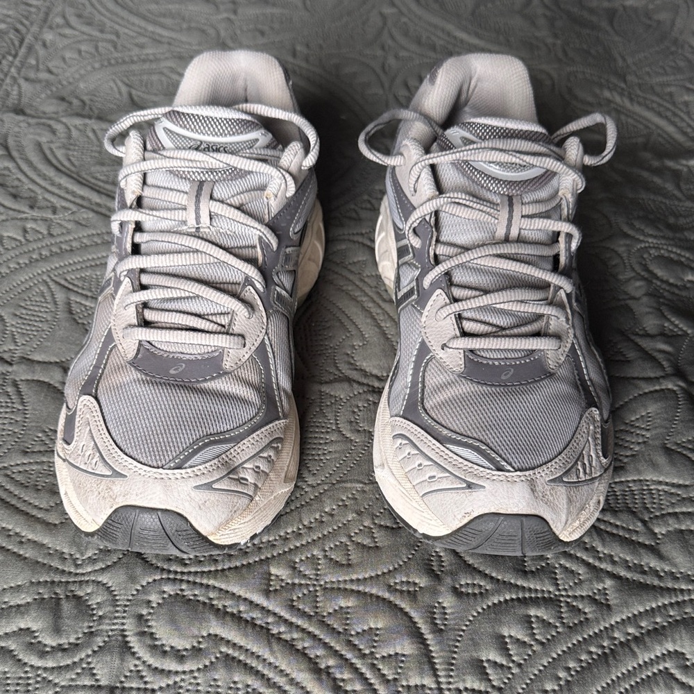 ASICS - Picture 2 of 6